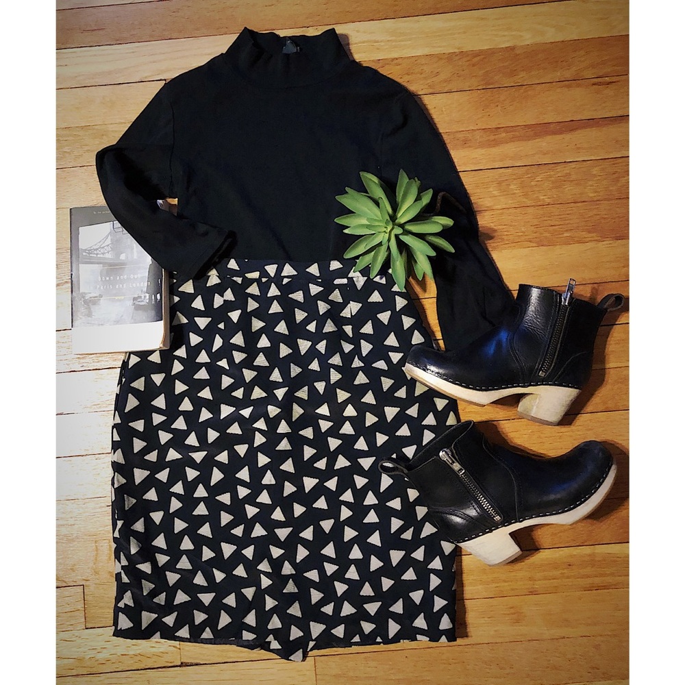 🖤Vintage 100% silk high waisted skirt